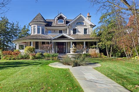 Hinsdale Mansion With Three Stories 3m Chicago Tribune