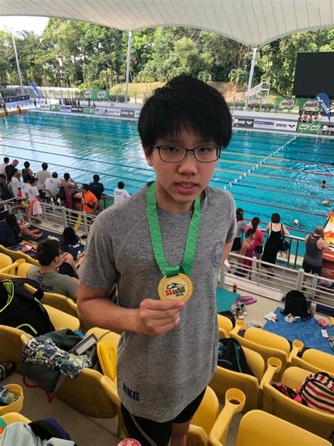 恭喜本會泳員陳柏江在馬來西亞分齡錦標賽中11 12歲組50米蝶式勇奪第一名 迪泳會