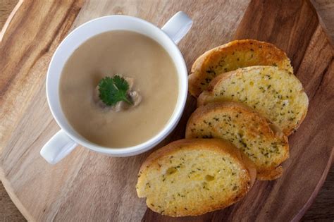 Premium Photo Mushroom Soup And Garlic Bread