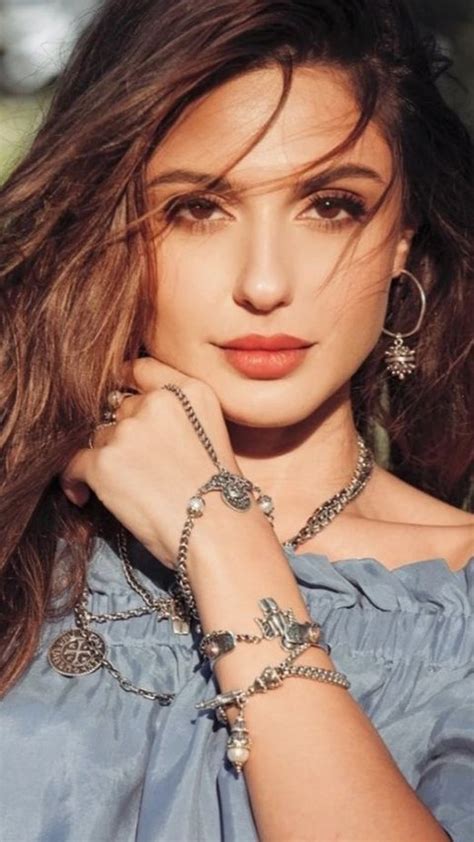 8 Most Beautiful Armenian Actresses Trstdly Trusted News In Simple