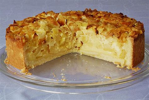 Bienenstich war immer schon einer meiner absoluten lieblingskuchen. bienenstich kuchen rezept