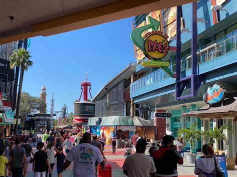 PHOTOS: Construction Continues on the New Universal Studios Store at