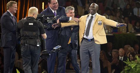 Members Of Football Hall Of Fame Champion Their Causes