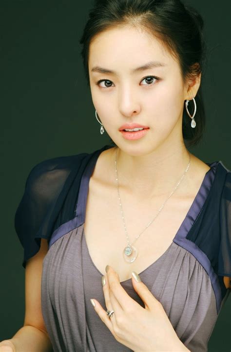 임수정, 이다희, 전혜진, 장기용 등이 출연하는 '검색어를 입력하세요 www'는 트렌드를 이끄는 포털사이트, 그 안에서 당당하게 일하는 여자들과 그녀들의 마음을 흔드는 남자들의 리얼 로맨스로. 여검사 역도 잘 어울리는 이다희 고화질 바탕화면 이미지 1 ...