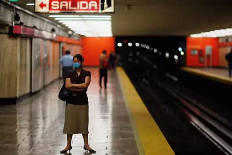 Cay La Ley Esta Es La Multa Por Aventarse A Las V As Del Metro De La