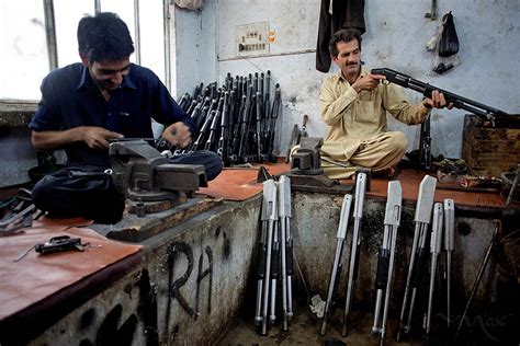 A Visit To Pakistani Gun Market Derra Adam Khel Pak Guns The Key To