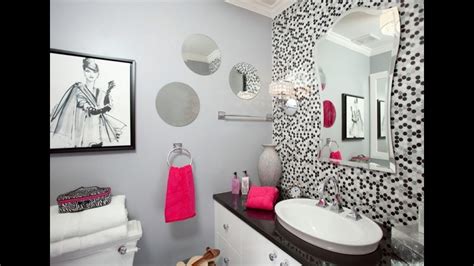 Bathroom Wall Hangings Ideas 15 Bathrooms With Beautiful Wall Decor