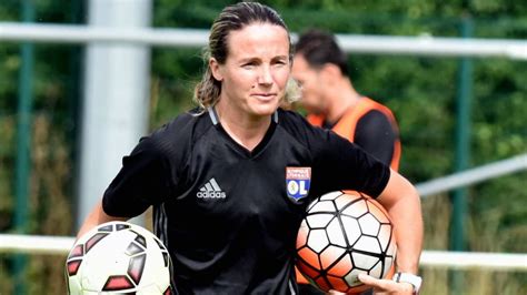 Foot féminin la Loir et Chérienne Sonia Bompastor nommée entraîneure de Lyon