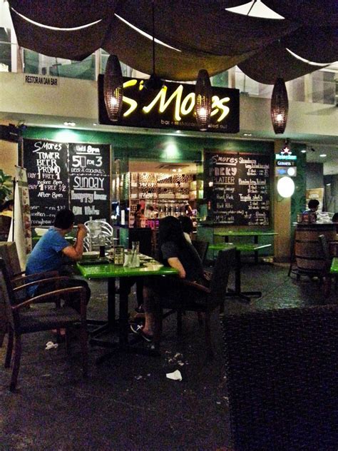 The curry has a nice consistency with just the right amount of spice. Venoth's Culinary Adventures: S' Mores Bar & Restaurant ...