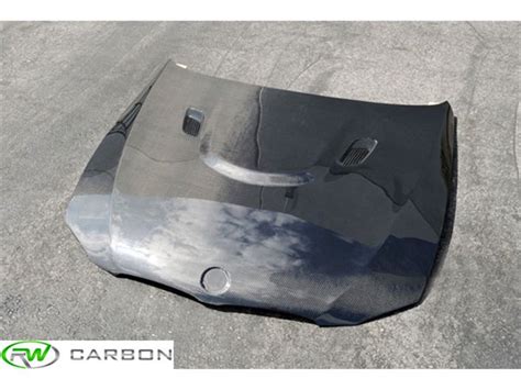 Made of carbon fiber 2. BMW E92 E93 Carbon Fiber M3 Style Hood for 328i 335i