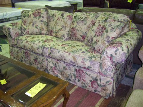 Check spelling or type a new query. vintage floral couch fabric | Vintage Floral Pattern Couch ...