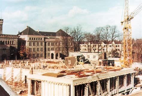 Intensivpatienten würden per rettungshubschrauber vom dach abgeholt und in andere kliniken gebracht, sagte eine sprecherin der städteregion am. Historie - St. Antonius Hospital Eschweiler