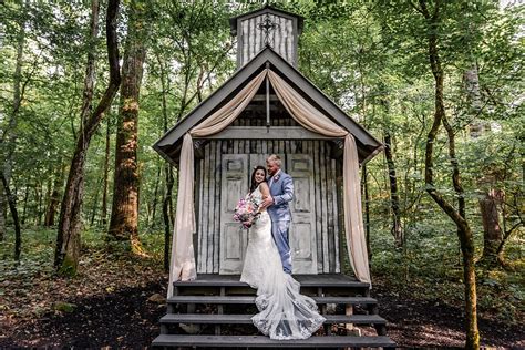 Smoky Mountain Wedding Chapels Brittney And Jason Chapel In The Hollow