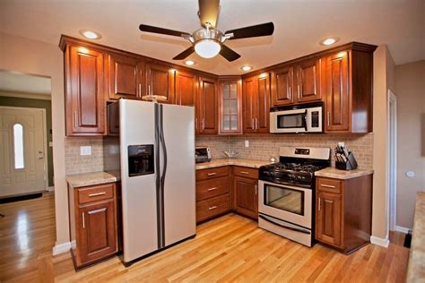 Looking for competitively priced estimates from kitchen cabinet companies in louisville, ky? 2505 Lorene Louisville, KY Kitchen | Traditional kitchen ...
