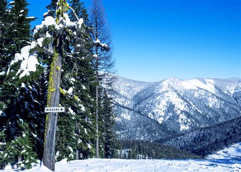 Lookout Pass Travel Guide - Idaho's Snowiest Ski Resort