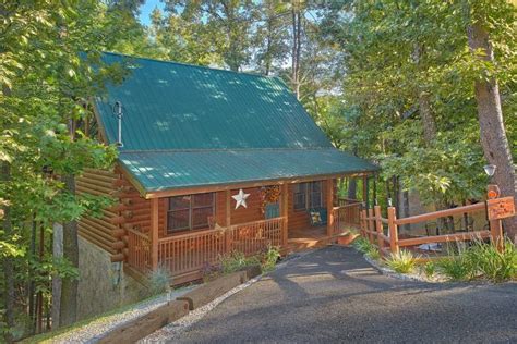 Gatlinburg Cabins With Hot Tubs In The Smoky Mountains Honeymoon Cabin