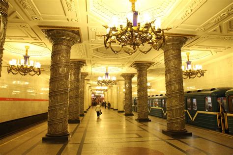 Günstig mit dem zug nach sankt petersburg? Metro von St. Petersburg