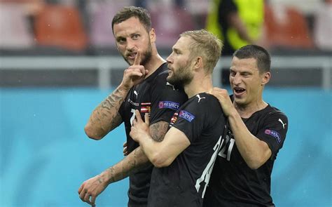A causa dell'infortunio arnautović non partecipa agli allenamenti nel precampionato e salta la parte iniziale della stagione. Geschorste Oostenrijk-aanvaller Marko Arnautovic: een ...