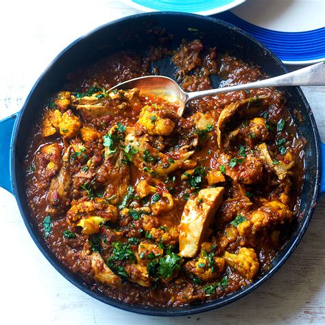 Salads are a great choice. Healthy chicken and cauliflower curry recipe