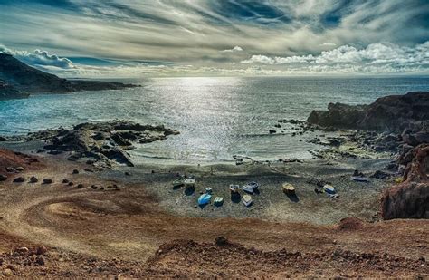 Van de canarische eilanden is dit het eiland dat het dichtste bij de kust van afrika ligt, op iets meer lanzarote is anders, niet alleen in vergelijking met de andere eilanden, maar met alles op deze. De Canarische Eilanden: Welk eiland past bij jou? - Ik Ben ...