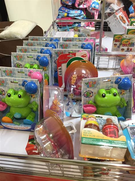 How i met your mother (often abbreviated as himym) is an american sitcom, created by craig thomas and carter bays for cbs. Grab as many toys as you can in a bag for S$8 at BHG ...