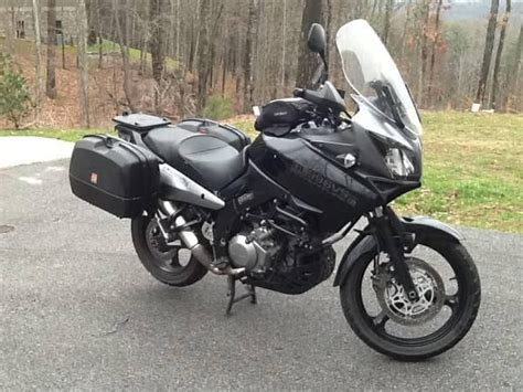 It has a standard riding posture, fuel injection and an aluminum chassis. Buy 2007 Suzuki V-Strom / DL 1000 on 2040-motos