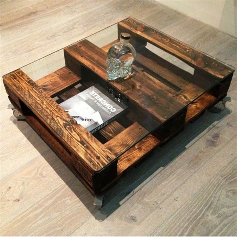 Table basse issue d'une palette industrielle recyclée. 50 idées pour une table basse avec palette