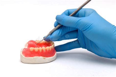 Vi er i kontakt med teamet, og akkurat nå vet vi rett og slett ikke. Tandarts In De Montagegebitten Van De Examenruimte Op ...