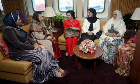 Sejak seminggu lalu, heboh diperkatakan tentang jumlah harta rampasan milik mantan perdana menteri malaysia, datuk seri najib tun razak dan isterinya, datin seri rosmah mansor. Jiwa Merdeka: Kisah beg tangan"Birkin" Rosmah Mansur ...