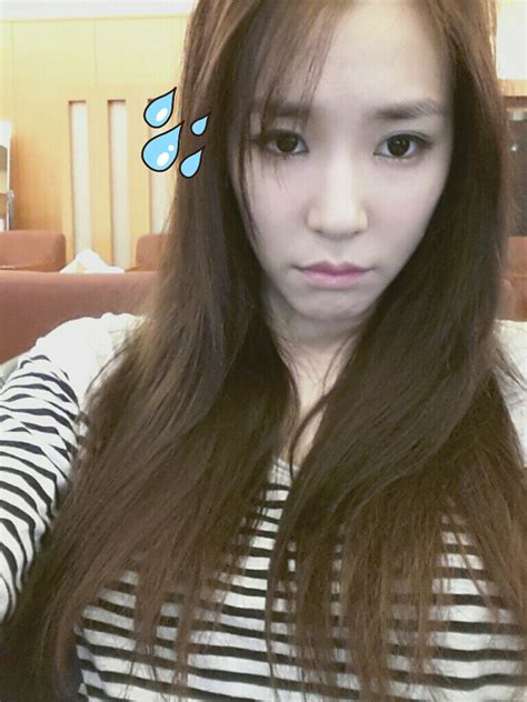 Check Out The Cute Photo Of Snsd’s Tiffany Pinks Land