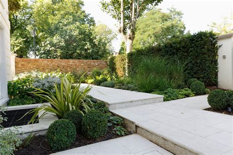 St Johns Wood Luxury Back Garden With Green Walls Belderbos