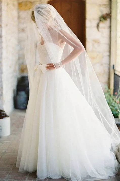 Single Tier Elegant Chapel Length Bridal Veil Lunss Couture