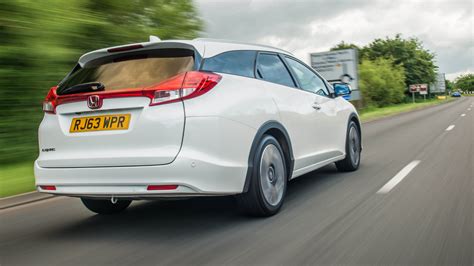 It does come with a choice of either manual or automatic. Honda Civic Tourer Review (2017) | Top Gear