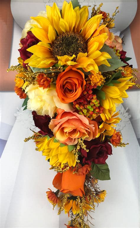 225 Sunflower Wedding Ideas That Almost Made Me Cry ⋆ The Endearing