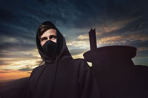 We all have a reason to fight for clean air. Alan Walker - Am 12.04.2019 in Berlin (Columbiahalle ...