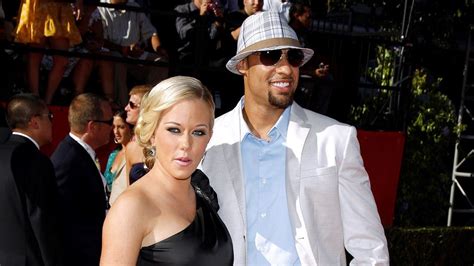 Kendra Wilkinson And Hank Basketts Divorce Settlement Hits Snag