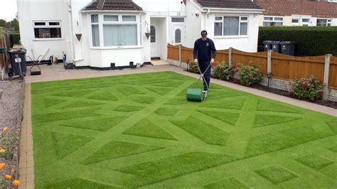 Garden Wizard Mows Amazing Pattern Into Lawn Youtube
