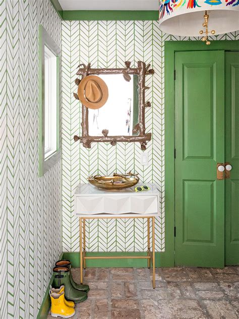 Do decorate with mint green in place of other neutrals. This Home Makeover Will Make You Want to Paint Your Front ...