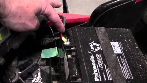 How to tell if your lawn mower battery is dead. Black and Decker lawn mower CMM 1000 How to change the ...