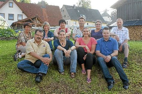 Das wichtigste kleid einer frau sollte gut gewählt sein. Donaueschingen: Wieder tolles Theater in Grüningen ...