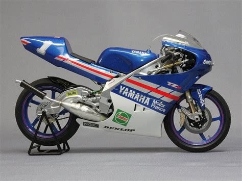 Découvrez la gamme motos yamaha : Racing Scale Models: Yamaha TZ-M 250 T.Harada 1994 by K'S ...