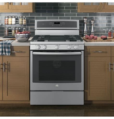 Slide-In vs Freestanding Range - Which Stove is Best For ...