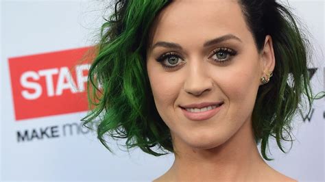 Katy Perry Loved Her Green Hair The Most Plus 5 Other Celebs Who