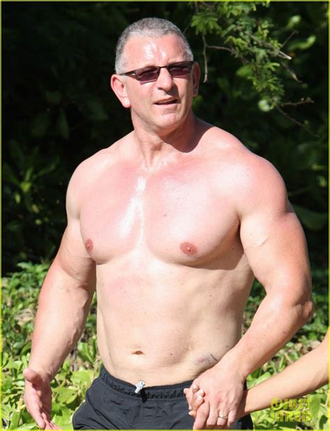 Robert Irvine Celebrity Chef Robert Irvine Goes Shirtless In Hawaii Celebrity Chefs Robert