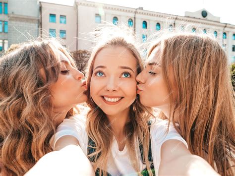 Free Photo Three Young Smiling Hipster Women In Summer Clothesgirls