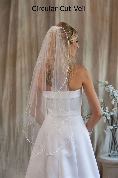 Pin By Danielle Jackson On Wedding Veils Wedding Bridal Veils Simple Wedding Veil Wedding Veils