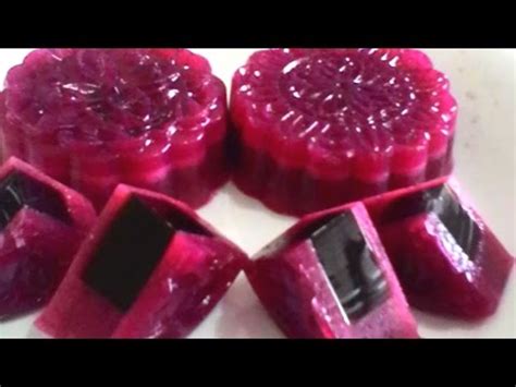 I always wanted to taste them, so we picked one as it is so expensive. 龙珠果仙草燕菜月饼做法 Dragon Fruit Grass Jelly Mooncake Tutorial ...