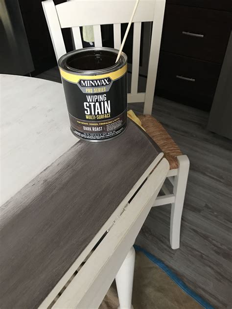 Paint for table and chair bottoms: Wanted to give my round table a faux wood look. Used chalk ...