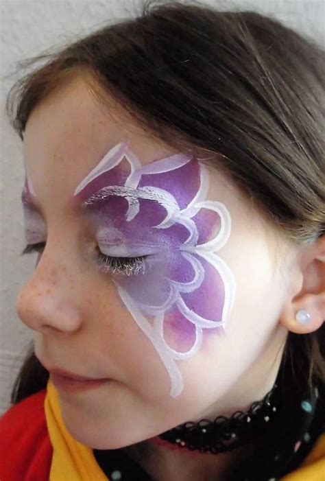 Für die gewünschte verwandlung müssen sie die schablone ihrer wahl auf din a4 papier ausdrucken und. Schminkvorlage für Schmetterling - Jubelkinder.de