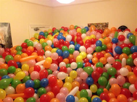 Students Prank Housemate With 5000 Balloons